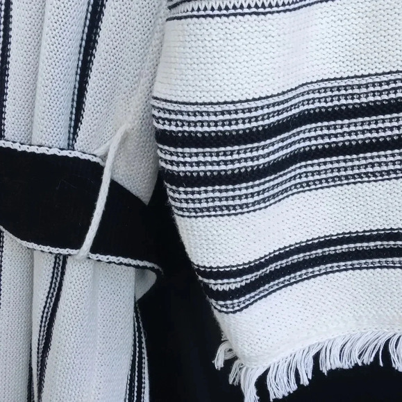 John+Jenn stipped black and white wrap  cotton knitted cardigan size M - Picture 4 of 7